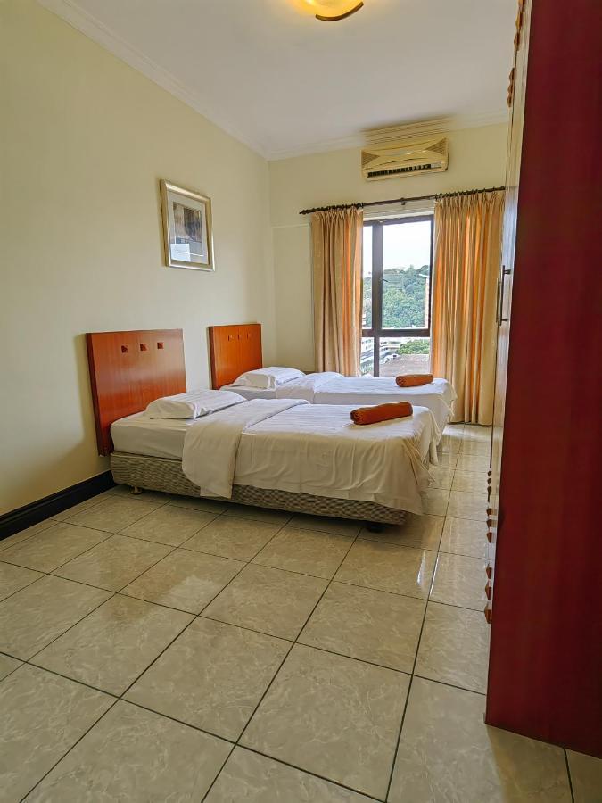 Marina Court Apartment *