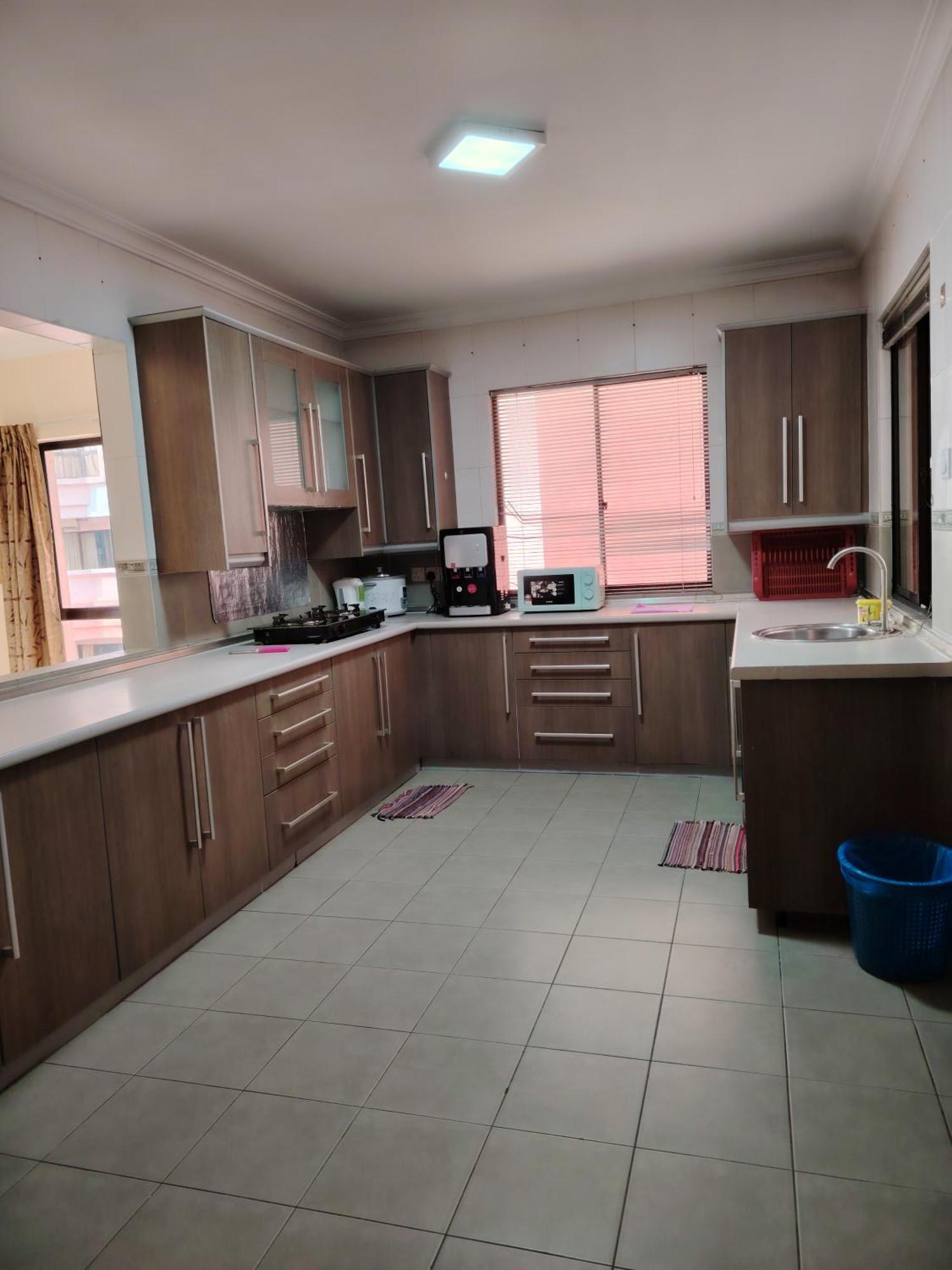 Marina Court Apartment *
